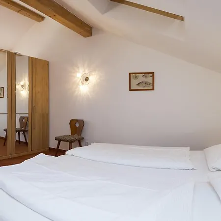 Haus Elisengrund Am Geigenbuehel - Prive Holiday home Seefeld in Tirol