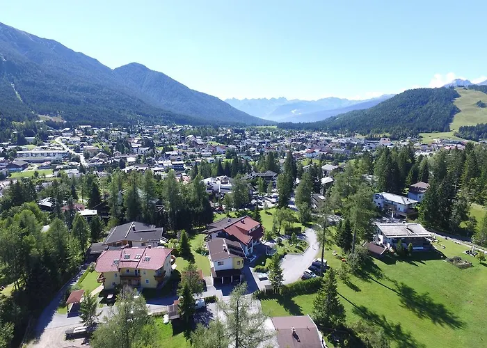 Haus Elisengrund Am Geigenbuehel - Prive Holiday home Seefeld in Tirol